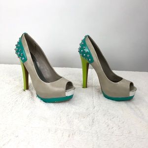 G By Guess Women 7.5M Platform Heels Gray Open Toe